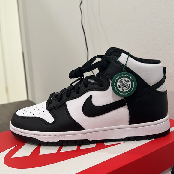 Nike Dunk High Retro Size: Men’s 9.5 Color: White and Black